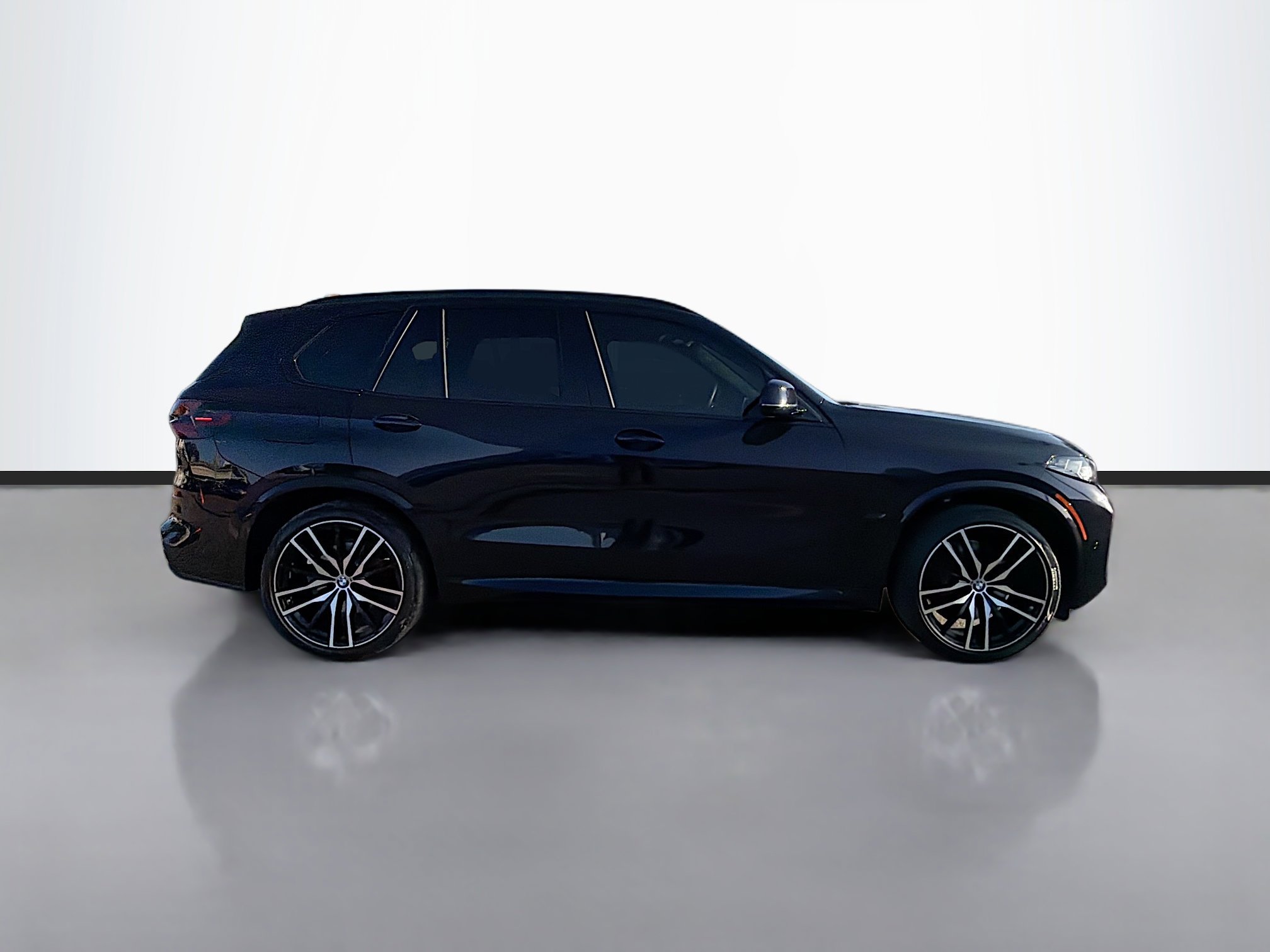 Used 2025 BMW X5 sDrive40i w/ Executive Package image 2