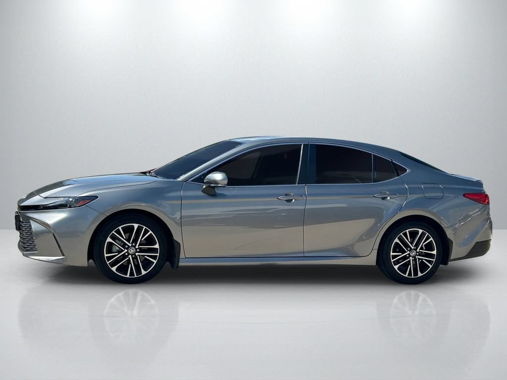 Used 2025 Toyota Camry XLE FWD image 8