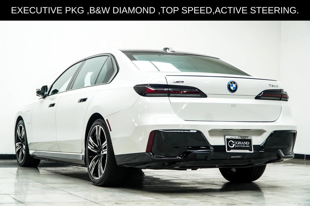 Used 2025 BMW 750e xDrive w/ Executive Package AWD/4WD image 18