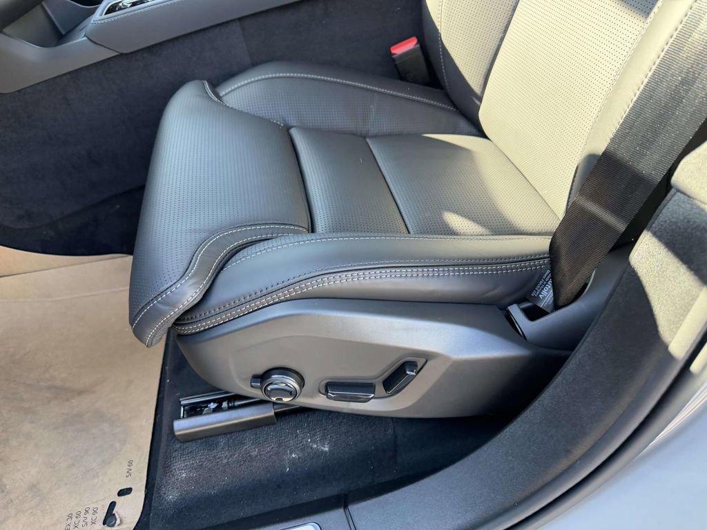 New 2026 Volvo XC90 B6 Ultra w/ Protection Package AWD/4WD image 16