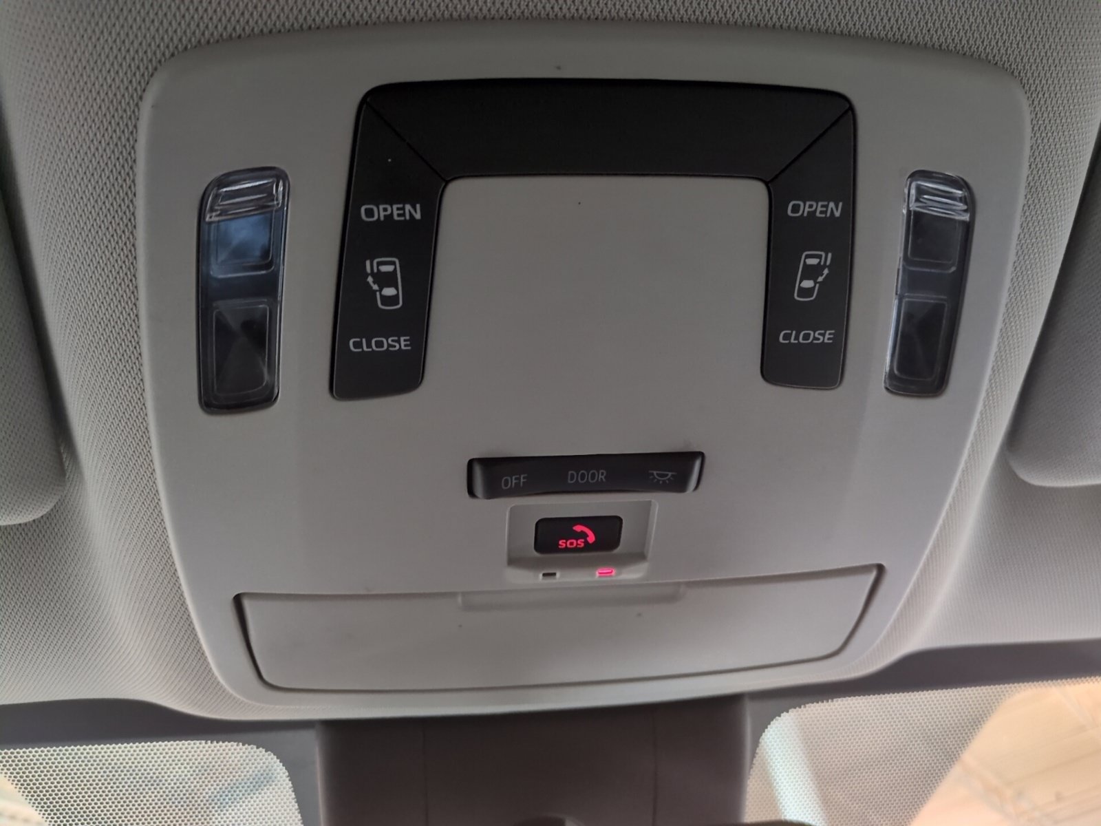 Used 2022 Toyota Sienna LE FWD image 23
