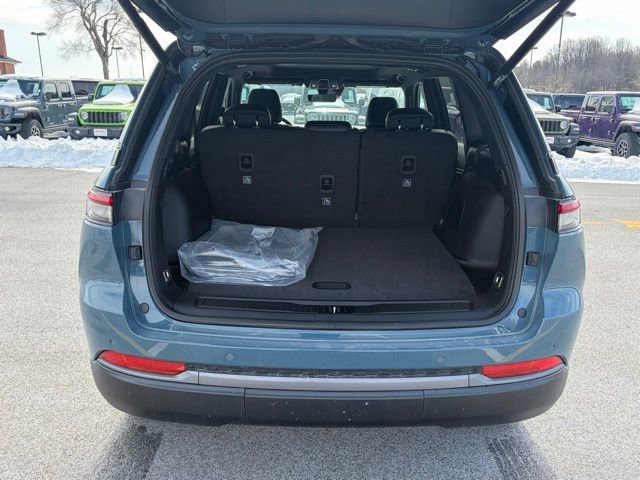 New 2026 Jeep Grand Cherokee Limited w/ Limited Altitude Package AWD/4WD image 7