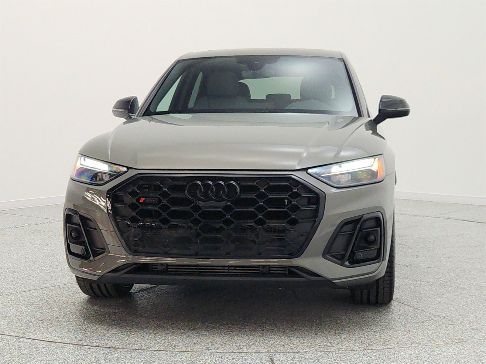 Used 2023 Audi SQ5 Premium Plus w/ Premium Plus Package AWD/4WD image 2