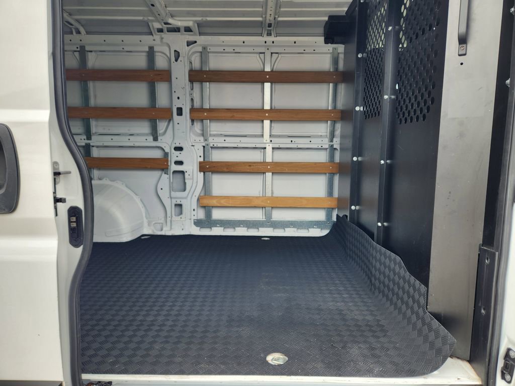 Used 2025 RAM ProMaster 2500 w/ U-Haul Equipment Group FWD image 29