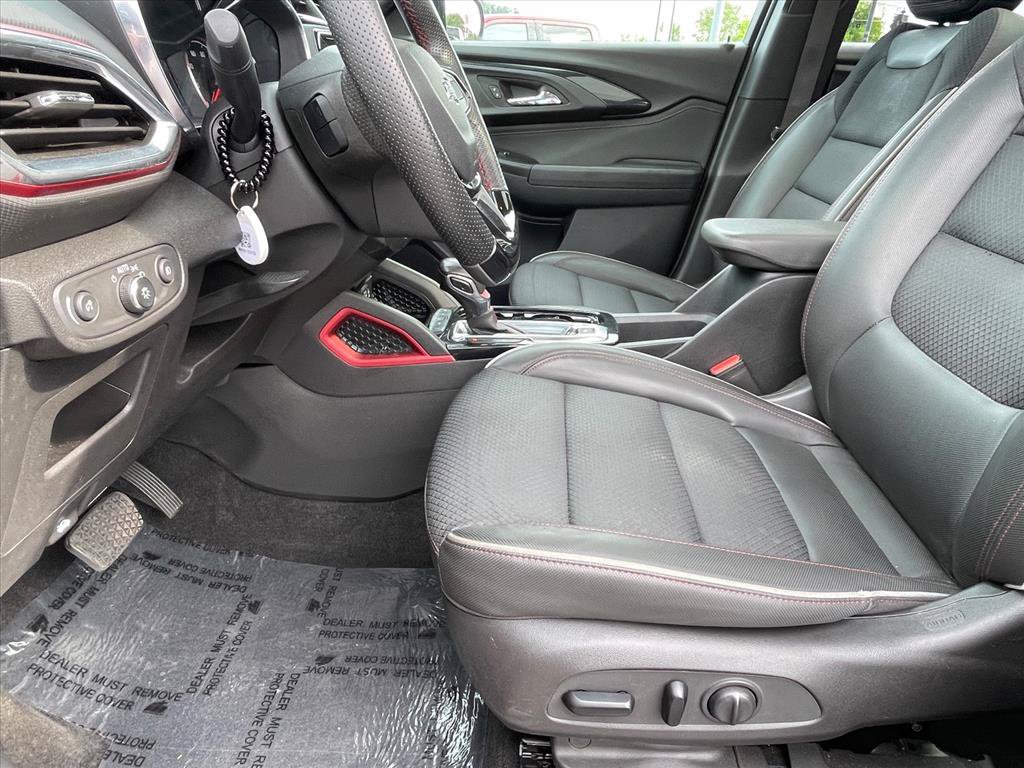 Used 2023 Chevrolet TrailBlazer RS w/ Sun and Liftgate Package FWD image 23
