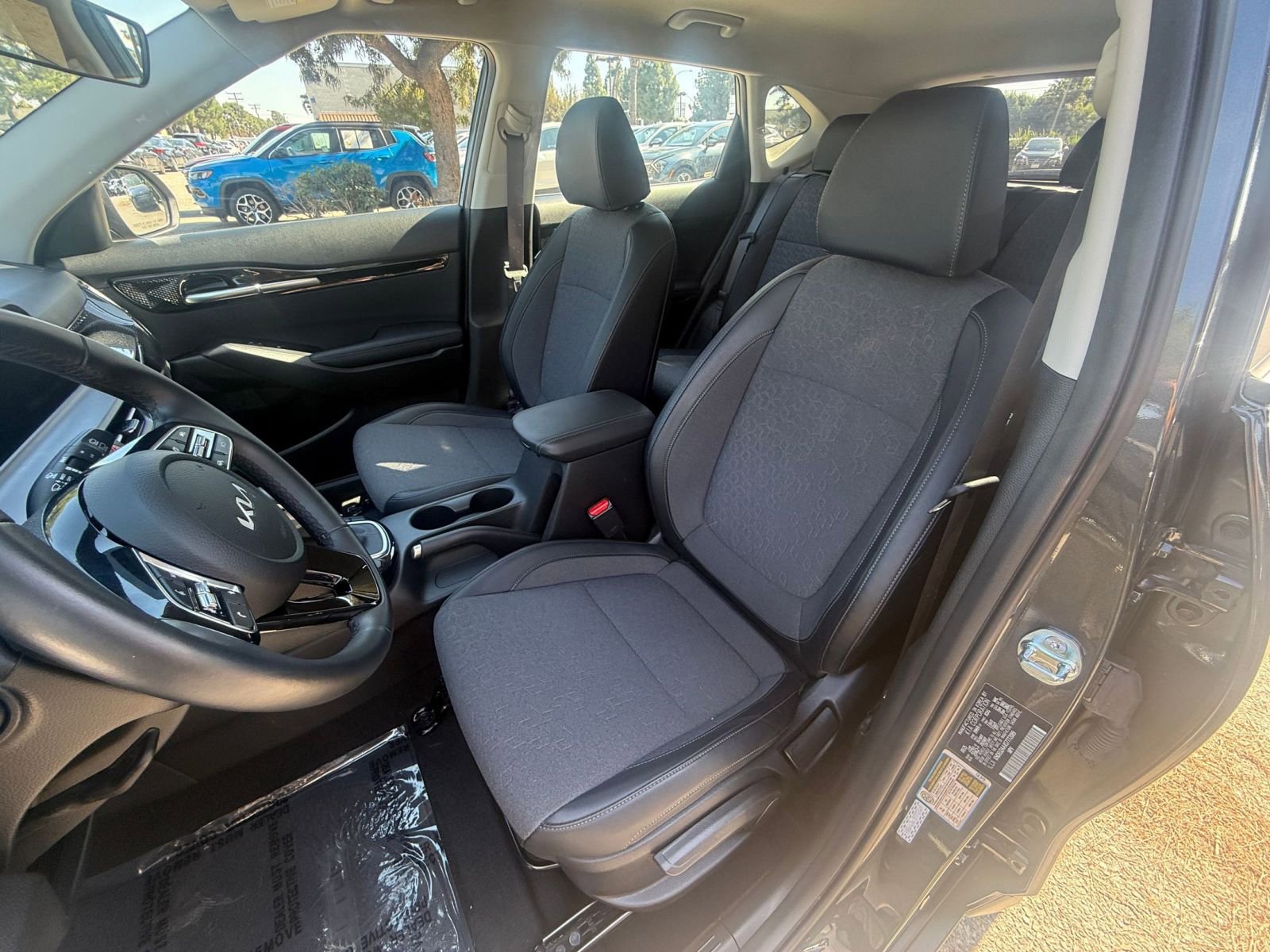 Used 2025 Kia Seltos S image 33