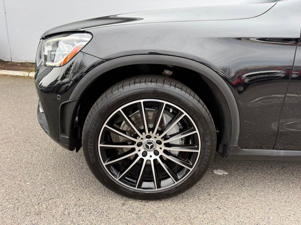 Used 2021 Mercedes-Benz GLC 300 w/ AMG Line image 11