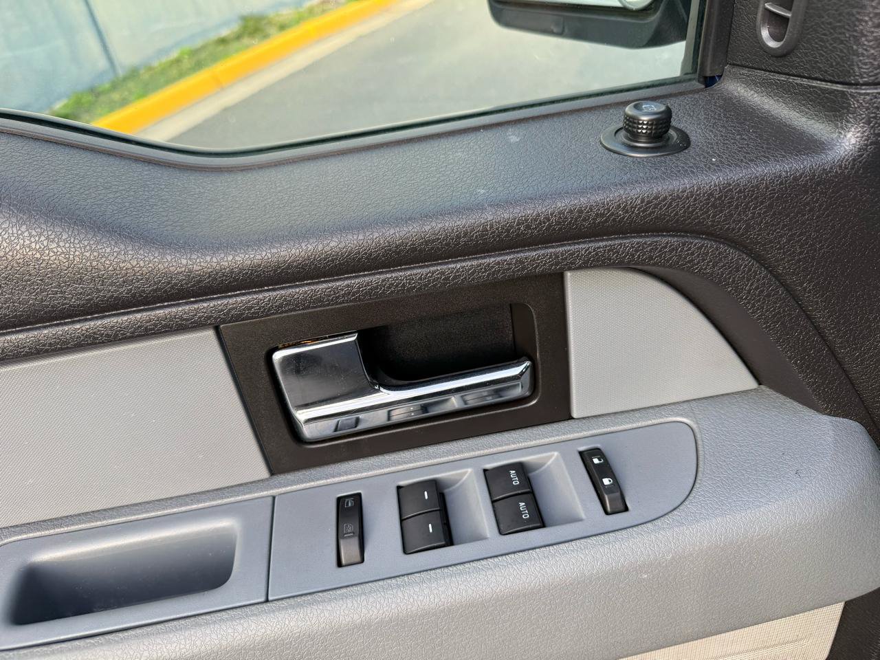 Used 2012 Ford F150 XLT AWD/4WD image 37