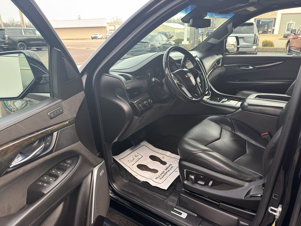 Used 2019 Cadillac Escalade ESV Platinum image 8