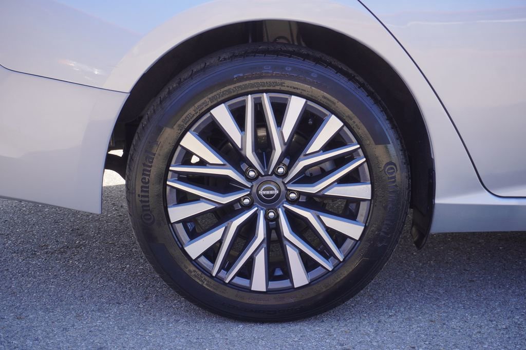 Used 2023 Nissan Altima 2.5 SV image 12