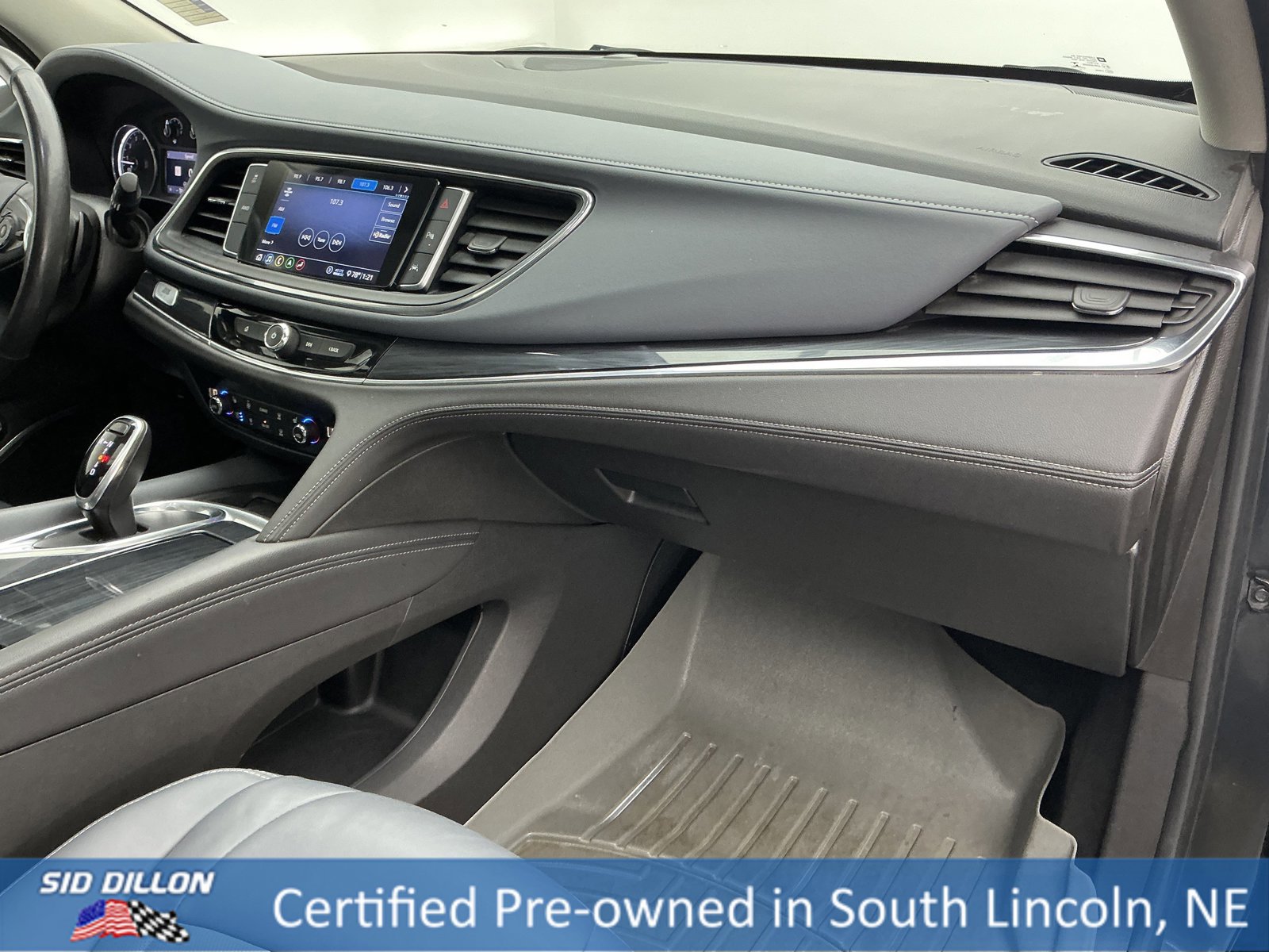 Used 2021 Buick Enclave Premium w/ Sun and Sites Package image 23