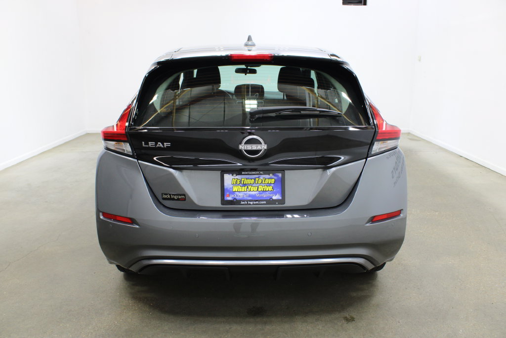 Used 2025 Nissan Leaf S FWD image 4