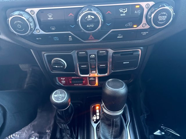 Used 2024 Jeep Wrangler Unlimited AWD/4WD image 18