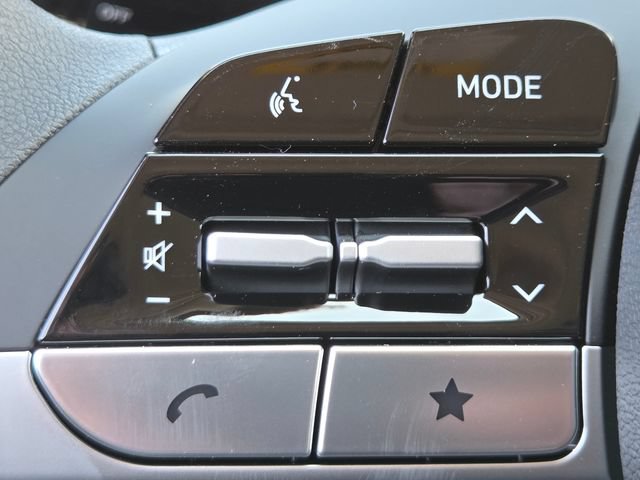 New 2026 Hyundai Elantra SE FWD image 24