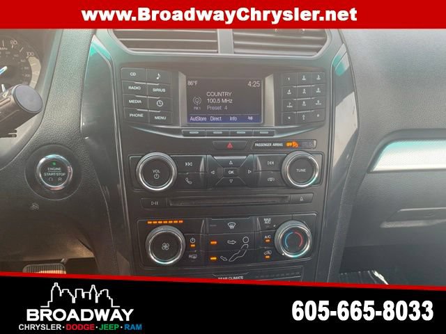 Used 2017 Ford Explorer XLT AWD/4WD image 8