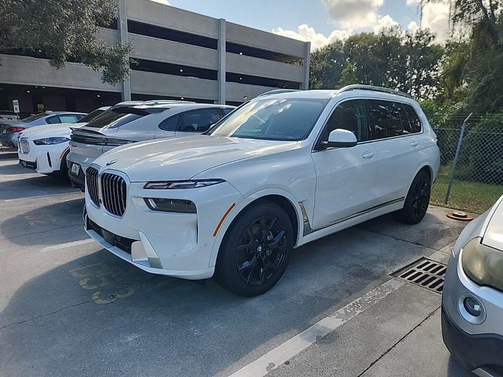 Used 2025 BMW X7 xDrive40i w/ Parking Assistance Package