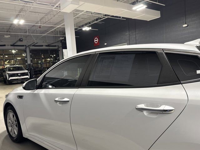 Used 2017 Kia Optima LX image 15