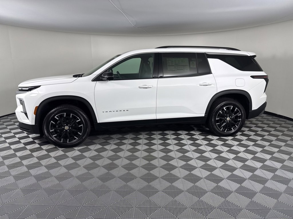 New 2025 Chevrolet Traverse LT w/ Enhanced Driving Package image 2