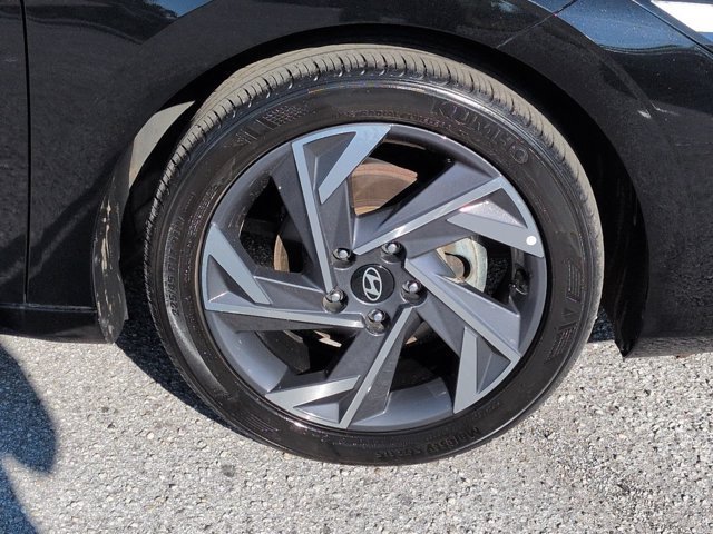 Used 2025 Hyundai Elantra SEL w/ Cargo Package FWD image 10