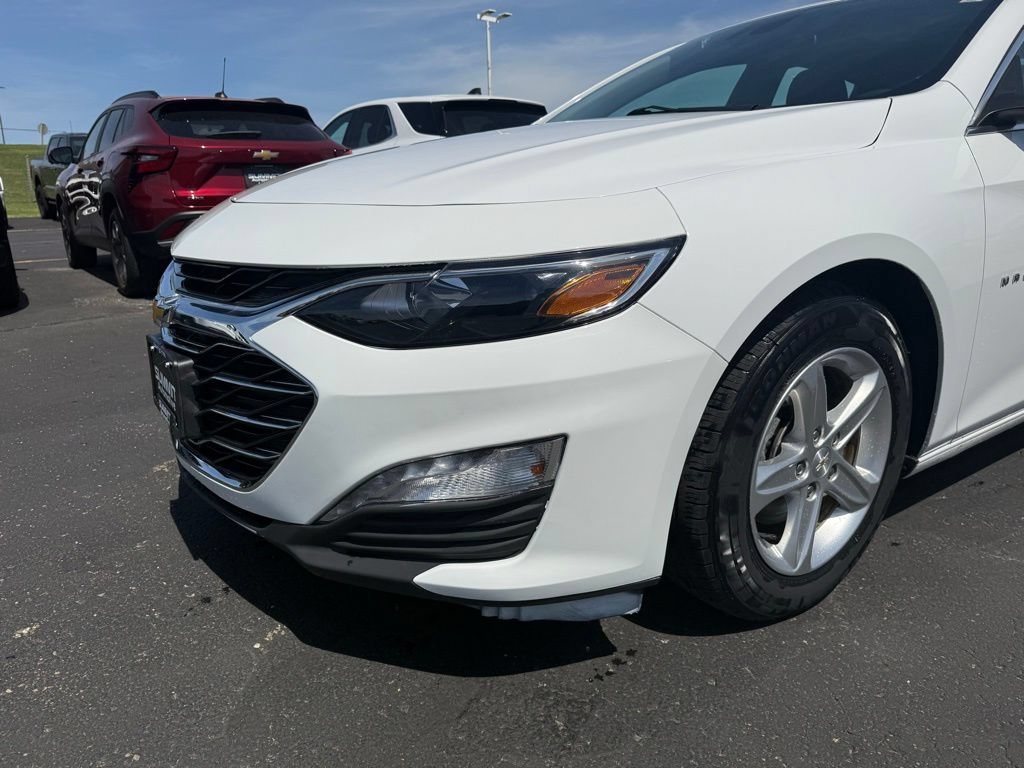 Used 2023 Chevrolet Malibu LT FWD image 33