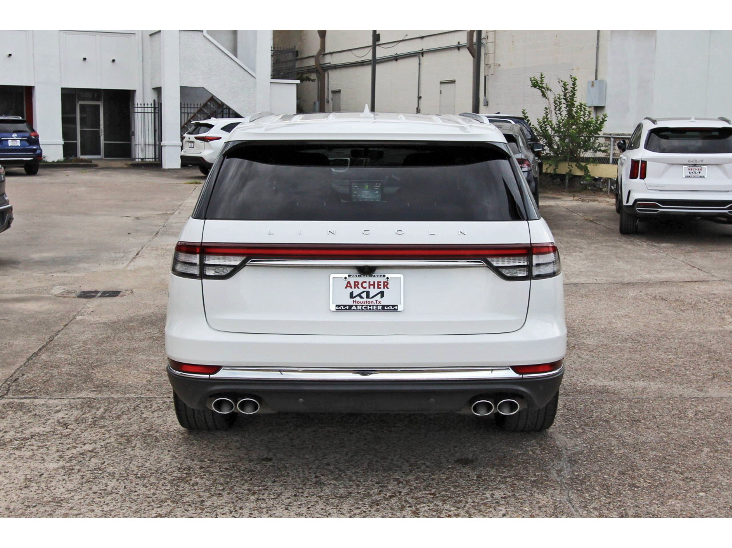 Used 2022 Lincoln Aviator Reserve w/ Equipment Group 201A RWD image 6