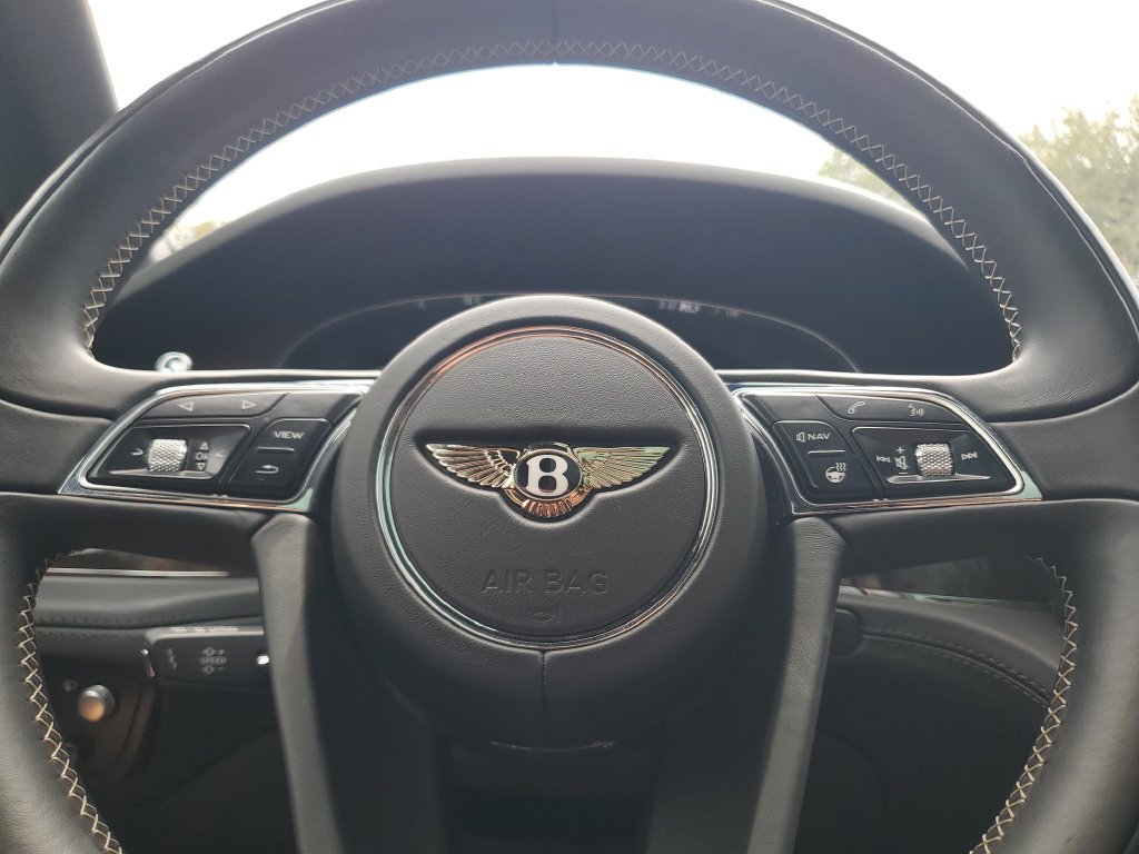 Used 2018 Bentley Bentayga AWD/4WD image 24