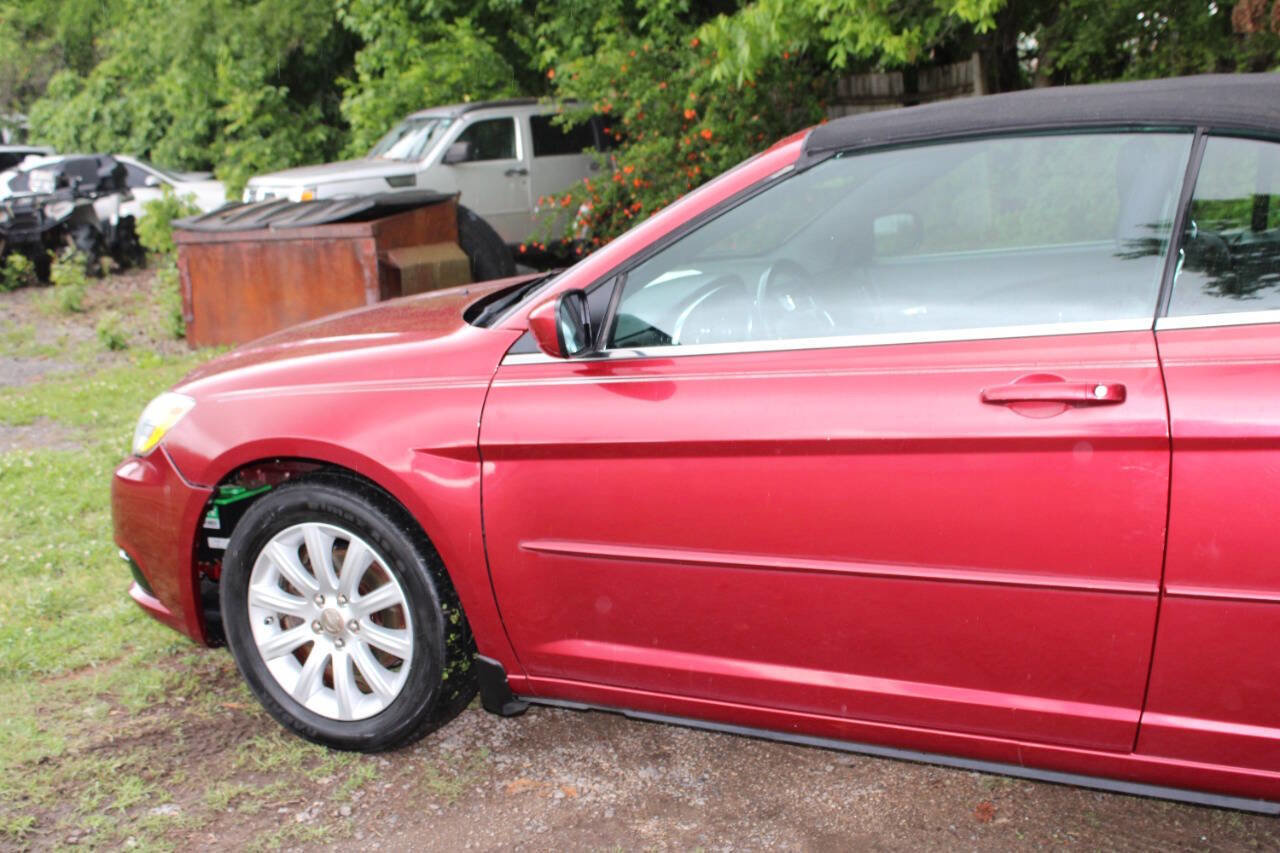 Used 2013 Chrysler 200 Touring image 11