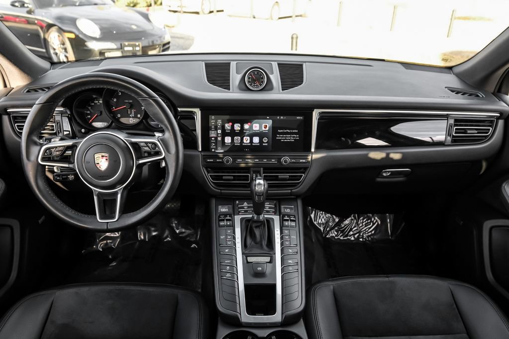 Used 2020 Porsche Macan AWD/4WD image 12