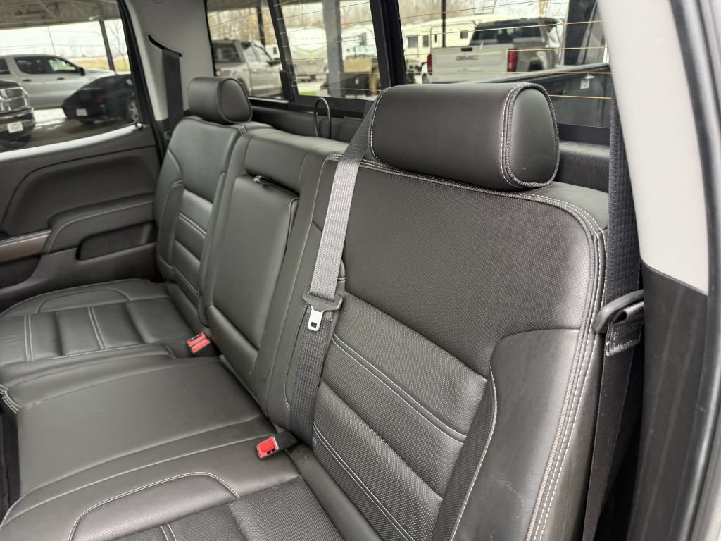 Used 2019 GMC Sierra 2500 Denali w/ Duramax Plus Package AWD/4WD image 31