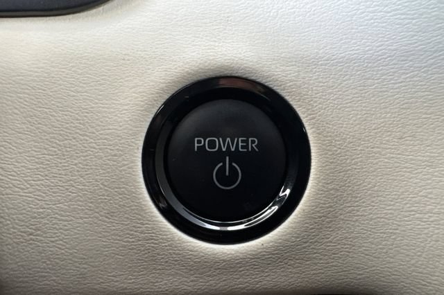 Used 2025 Toyota Tundra Capstone AWD/4WD image 33