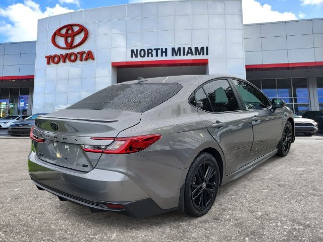 Used 2026 Toyota Camry SE FWD image 4