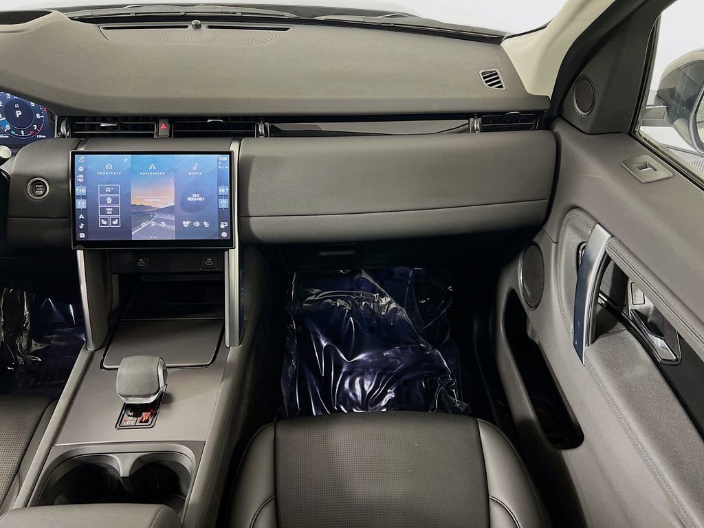 Certified 2025 Land Rover Discovery Sport S image 25