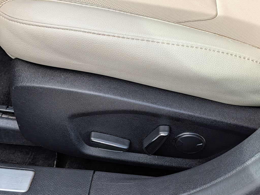 Used 2018 Ford Fusion Titanium FWD image 27