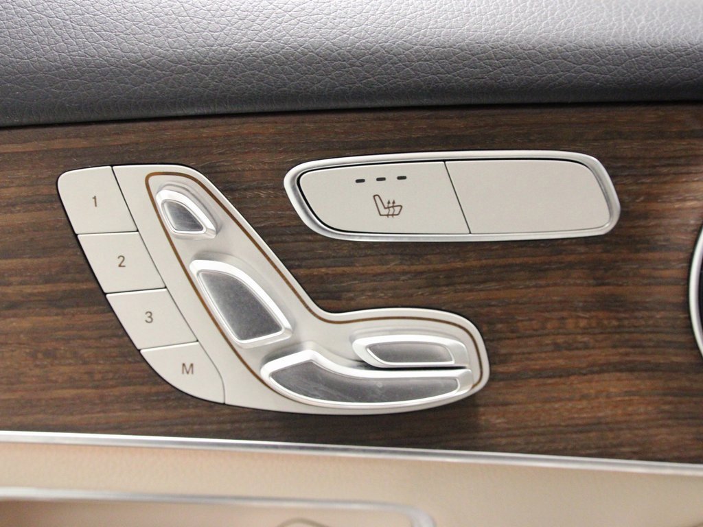 Used 2021 Mercedes-Benz GLC 300 4MATIC image 23