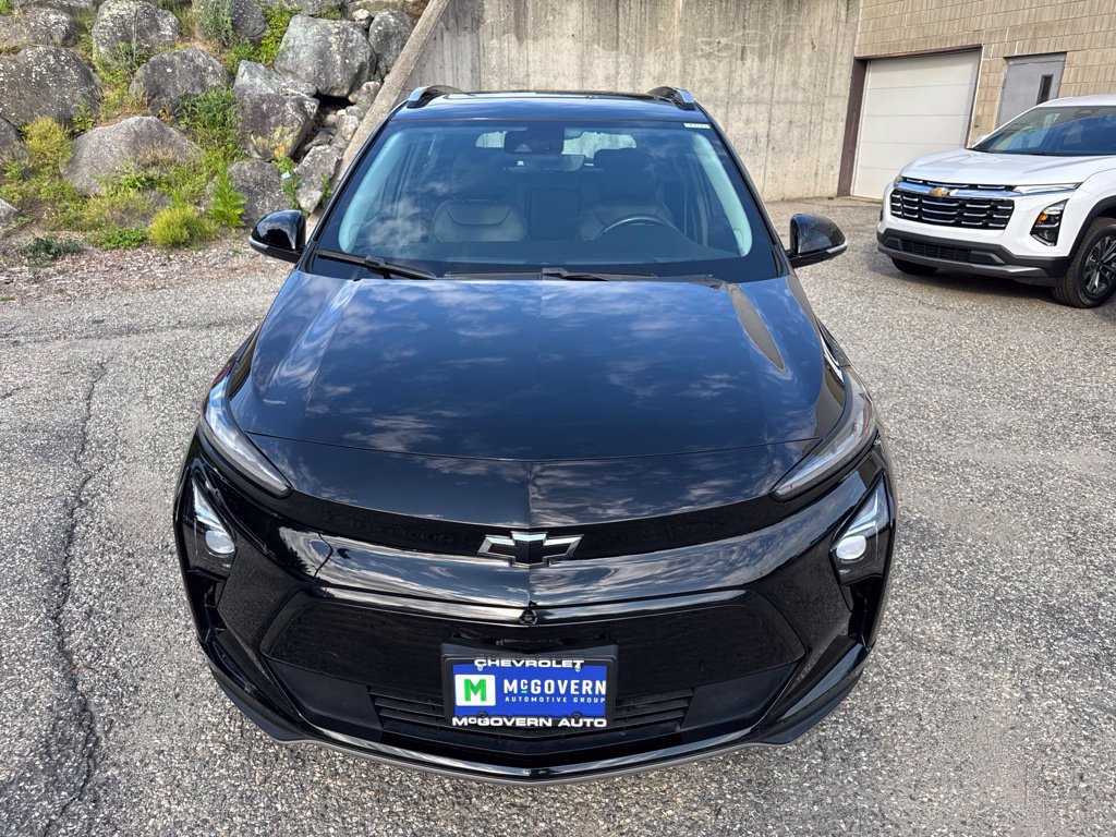 Used 2023 Chevrolet Bolt EUV Premier w/ Sun & Sound Package FWD image 10