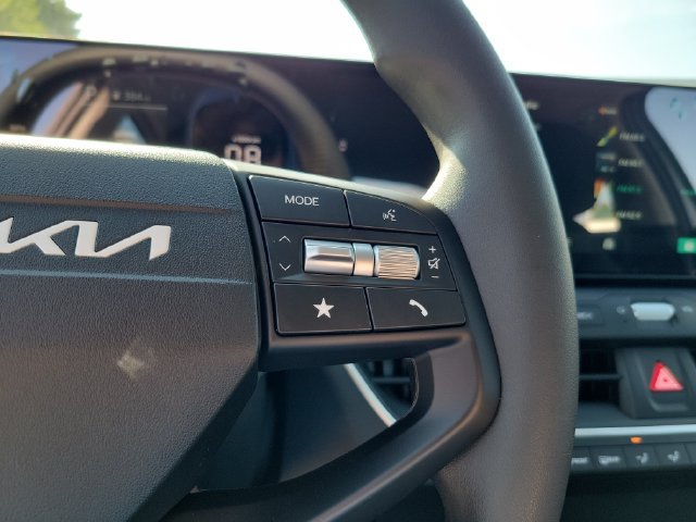 New 2026 Kia K4 FWD image 16