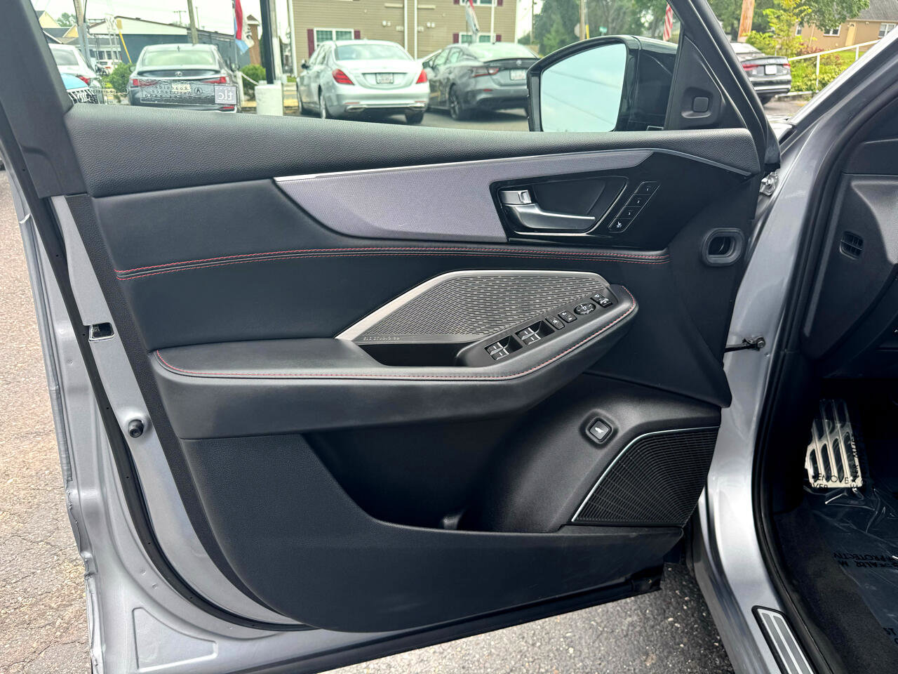 Used 2023 Acura MDX A-Spec image 9