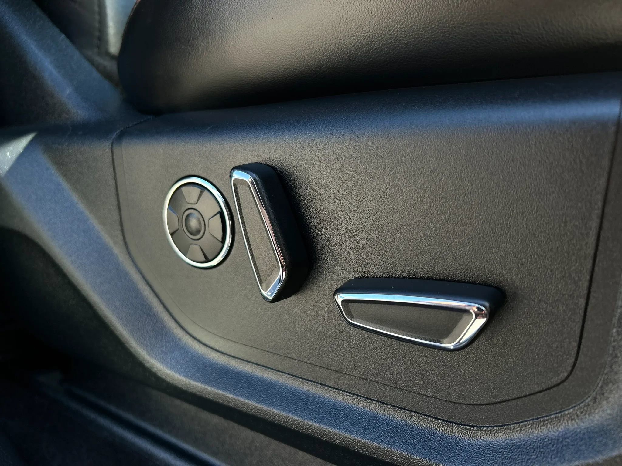 Used 2019 Ford F150 Platinum w/ Equipment Group 701A Luxury AWD/4WD image 18