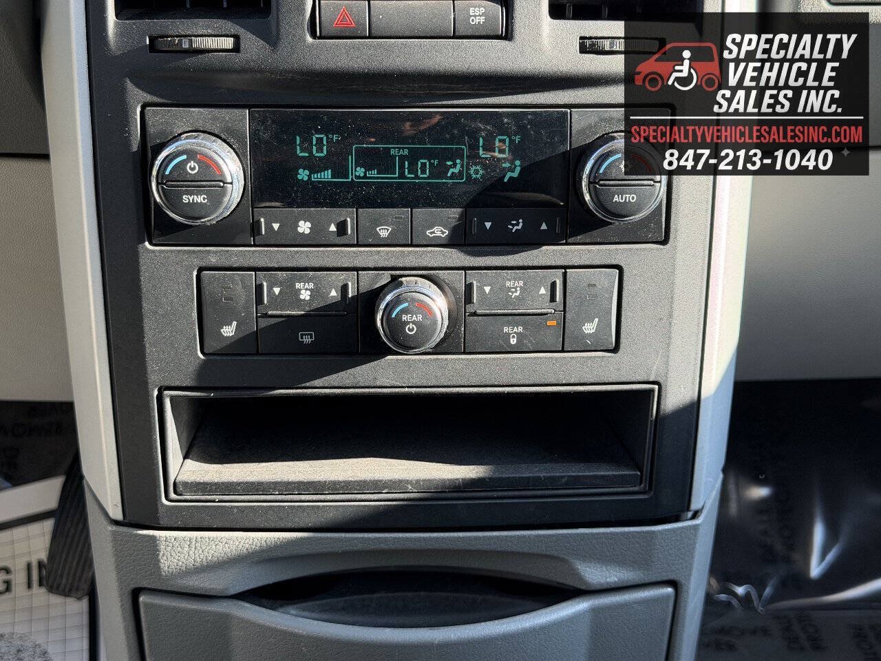 Used 2008 Dodge Grand Caravan SXT FWD image 38