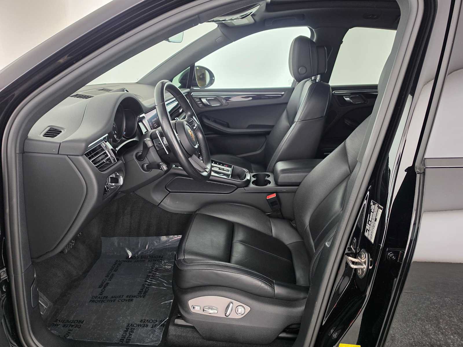 Used 2024 Porsche Macan AWD/4WD image 20