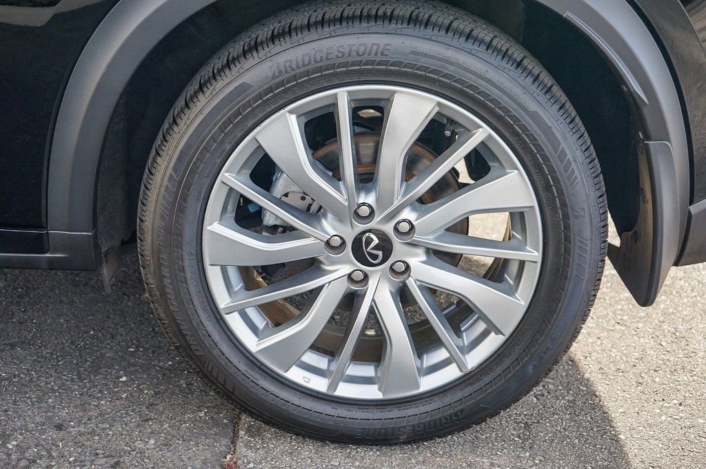 Certified 2023 INFINITI QX50 Luxe image 10