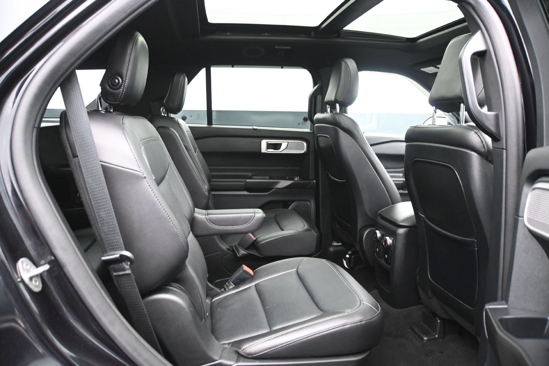 Used 2020 Ford Explorer Limited AWD/4WD image 14