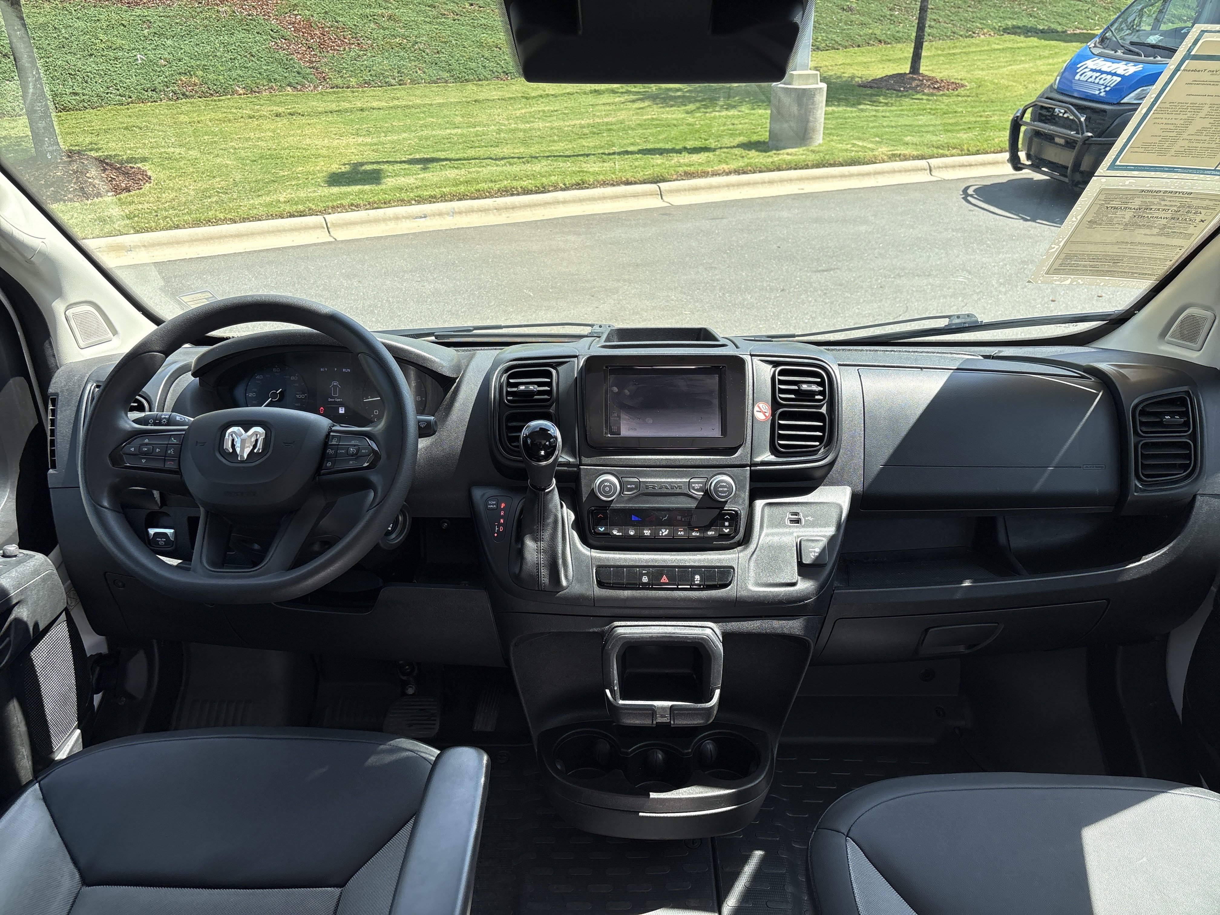Used 2025 RAM ProMaster 2500 w/ Convenience Group FWD image 19