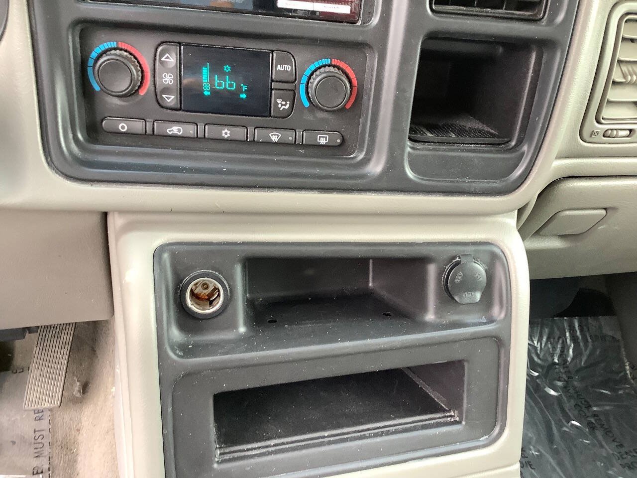 Used 2006 GMC Sierra 2500 SLE w/ Onstar Plus Package AWD/4WD image 49