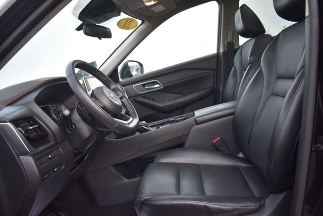 Used 2021 Nissan Rogue SV w/ Premium Package image 23