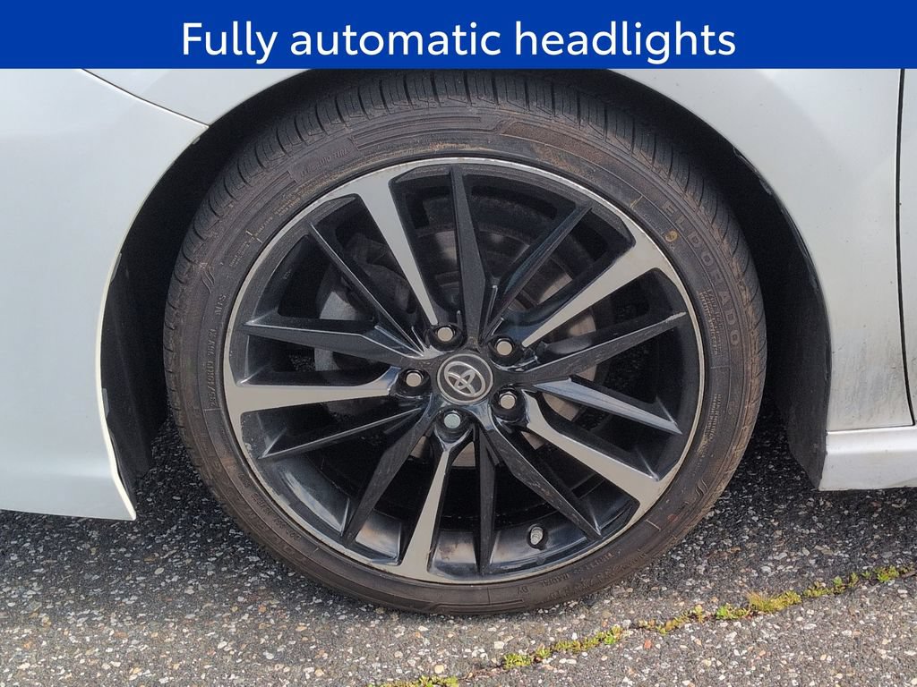 Used 2019 Toyota Camry XSE FWD image 11