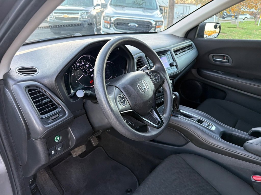 Used 2018 Honda HR-V LX image 24
