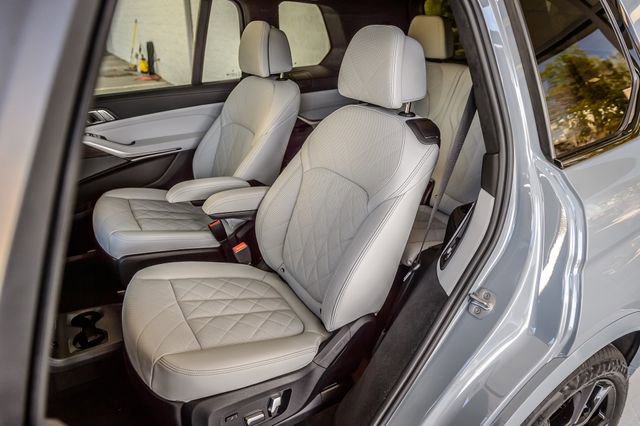 Used 2023 BMW X7 xDrive40i w/ M Sport Package image 46