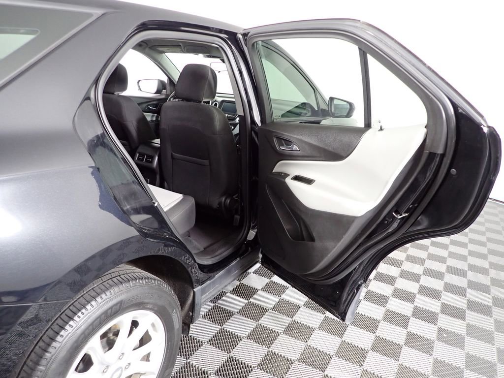 Used 2018 Chevrolet Equinox LS FWD image 33