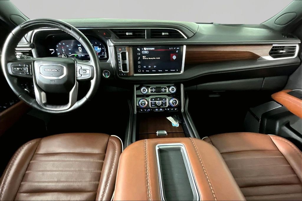 Used 2023 GMC Yukon Denali Ultimate AWD/4WD image 6